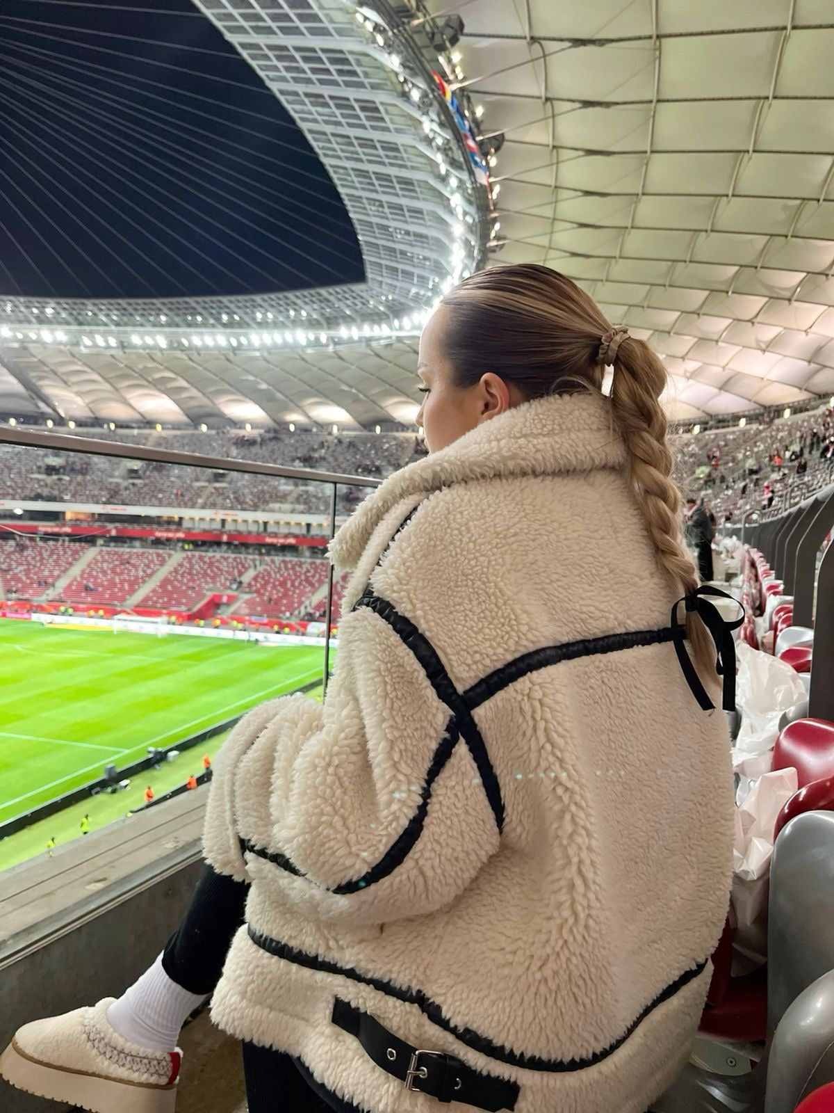 Women's Shearling Jacket – Oversized Fit – Soft Texture – Warm Lining – Zipper Closure 2